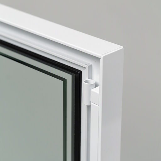 Close-up van wit kunststof kozijn met HR-glas in Wijchen